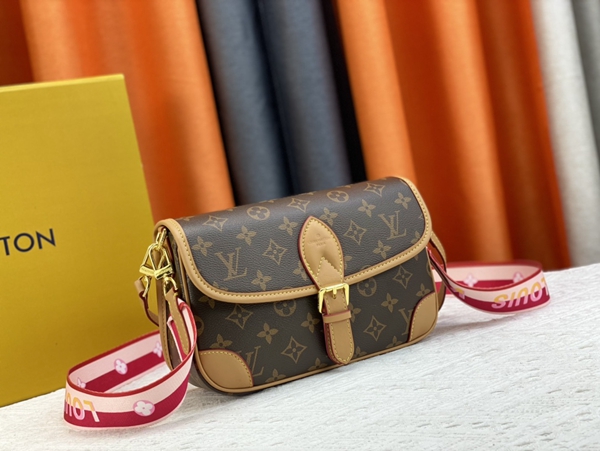 ルイヴィトンバッグ正面デザイン